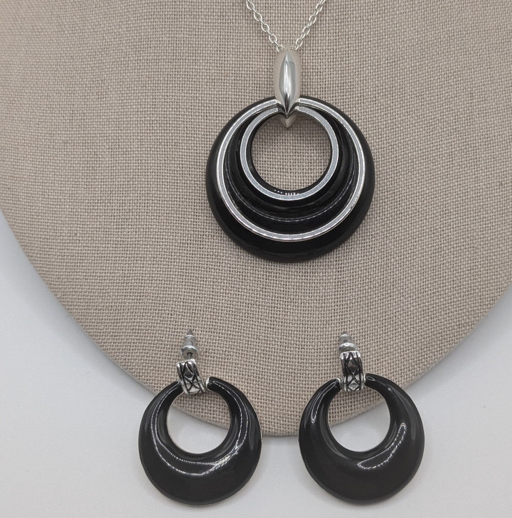 Avon JJH Black Silver Tone Pendant Necklace & Earrings Set Modern Statement 17–1